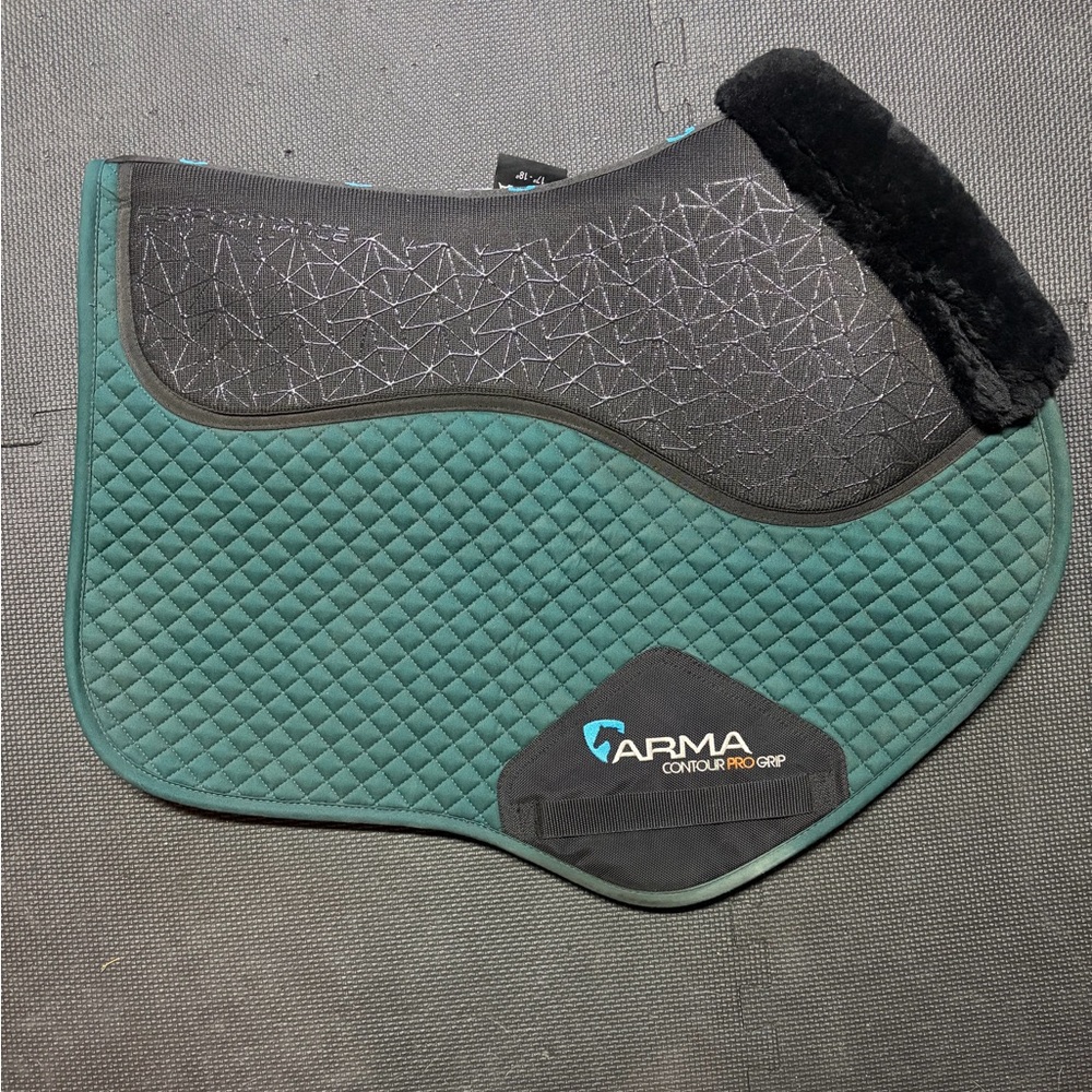 Shires ARMA Contour Pro Grip Saddle Pad